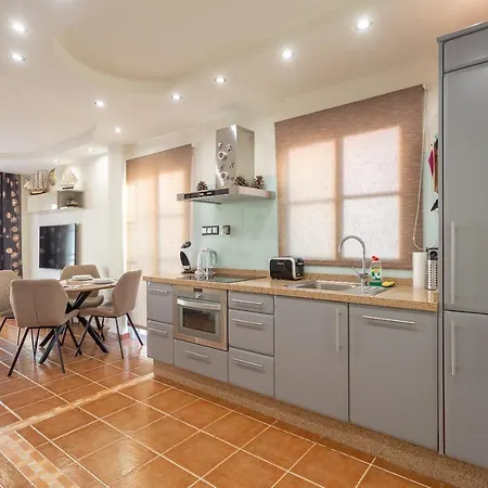 Apartment Aqua Vista 2 Bed Penthouse With Great Views