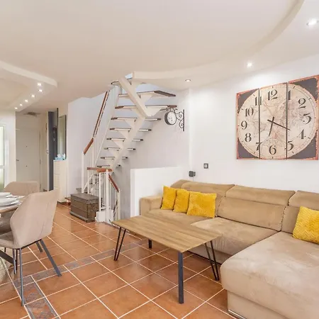 公寓 Aqua Vista 2 Bed Penthouse With Great Views 卡亚俄萨尔瓦赫